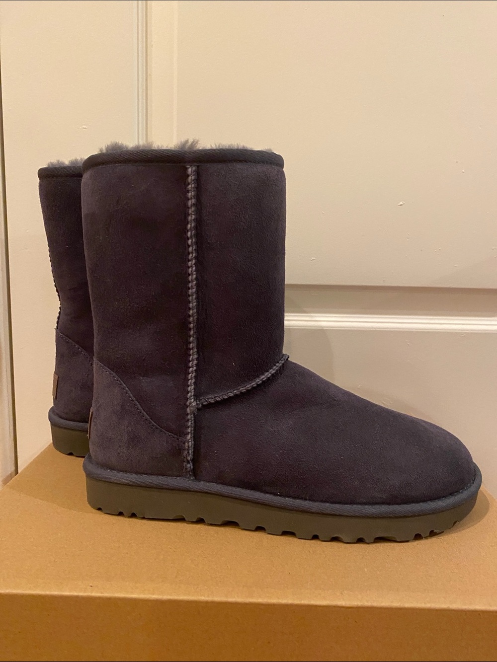 Women's Ugg Classic Short 2 Boots in Navy